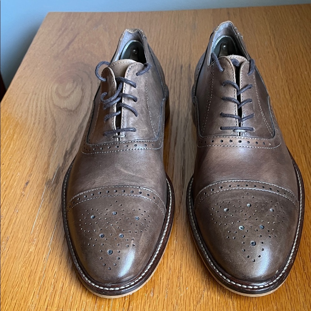 Men’s Taupe Oxfords Size 10